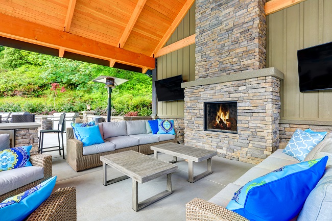Fire Elements, Which is a Better Fit For Your Yard?