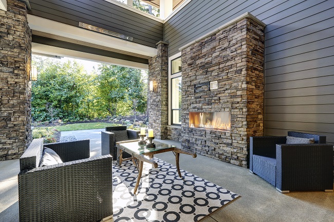5 Reasons Why You Need an Outdoor Fireplace This Fall