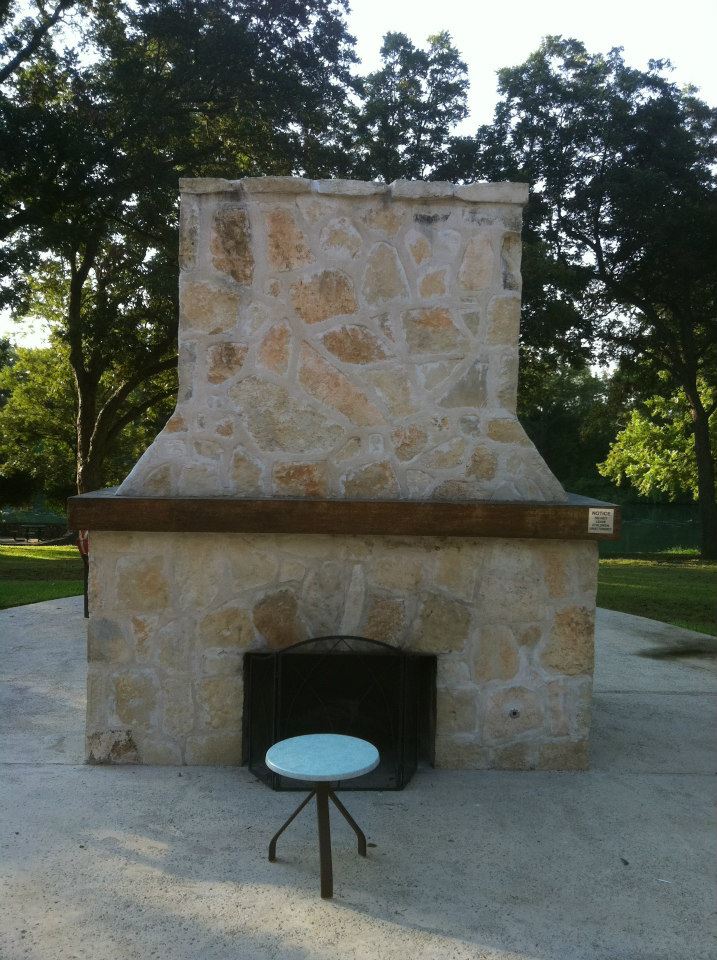 Creating the Perfect Outdoor Entertaining Space with an Outdoor Fireplace